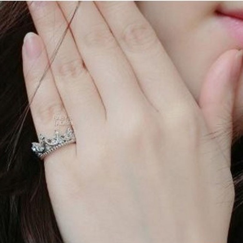 Fashion queen temperament hollow flashing diamond carved crown index finger ring