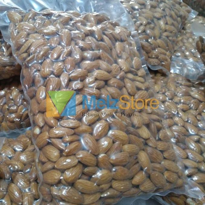 

Chasback Kacang Almond Mentah Kupas Utuh Raw Whole Blue Diamond 1Kg Terlaris