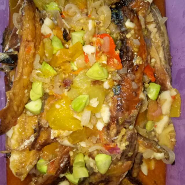 

Ikan salem sambel tomat