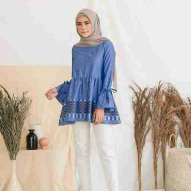 Ready DEVONA Blouse Navy XL - Wearing Klamby
