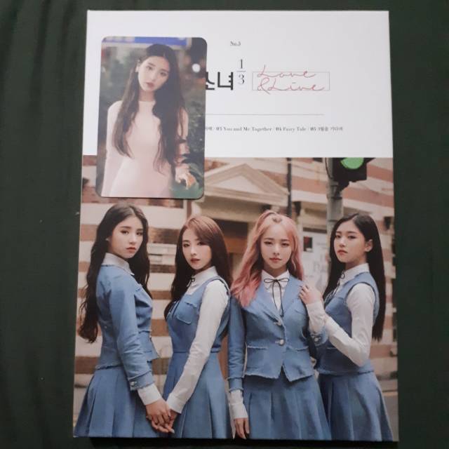 LOONA LOVE & LIVE album
