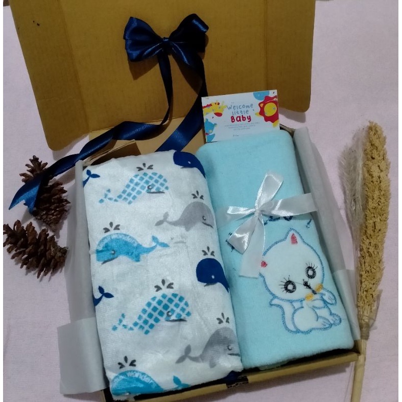 PASTI TERMURAH!!! HAMPERS BAYI | KADO BAYI | KADO LAHIRAN|HADIAH KADO HANDUK BAYI DAN SELIMUT-Biru (whale putih)