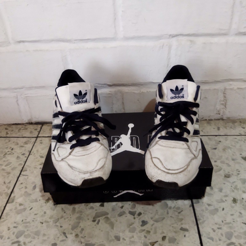 adidas ZX750 black white