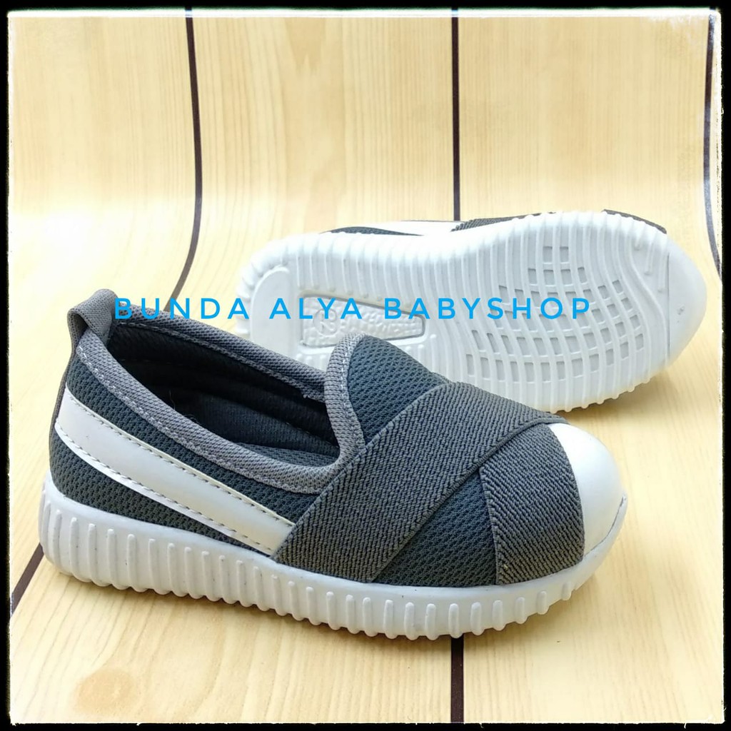 Sepatu Anak Perempuan Usia 6 7 Tahun ABU - Sepatu Anak Cewek Sporty Anti Licin Alas Karet Size 33- 34