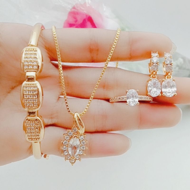 Set perhiasan wanita permata putih lapis emas terimut
