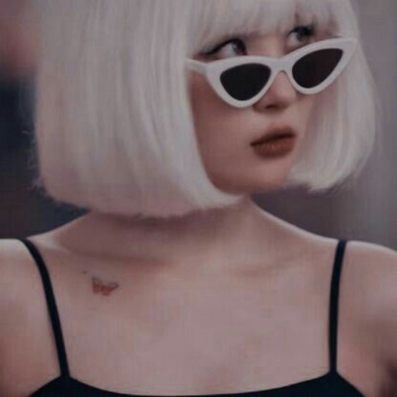 kacamata segitiga gigi Hadid / triangle sunglasses/ ulzzang kacamata eye cat rubah/ kacamata Sunmi lalalay/ sunglasses Sunmi eyecat