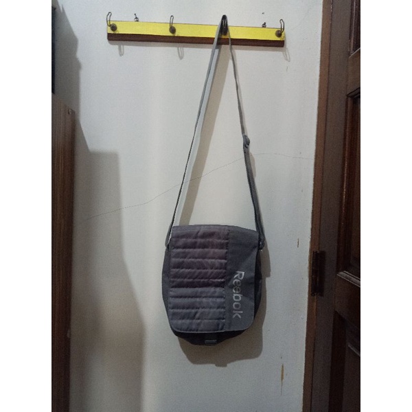TAS SELEMPANG REEBOK