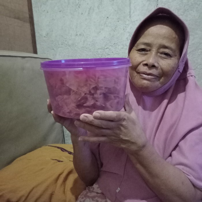 

Rempeyek udang rebon Ummi isi 1kg