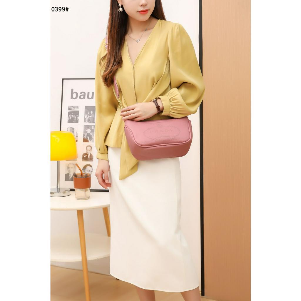 PR 0399 Leather Shoulder Bag