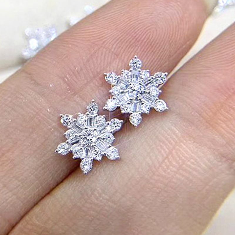 Anting Stud Desain Snowflake Aksen Kristal Untuk Wanita