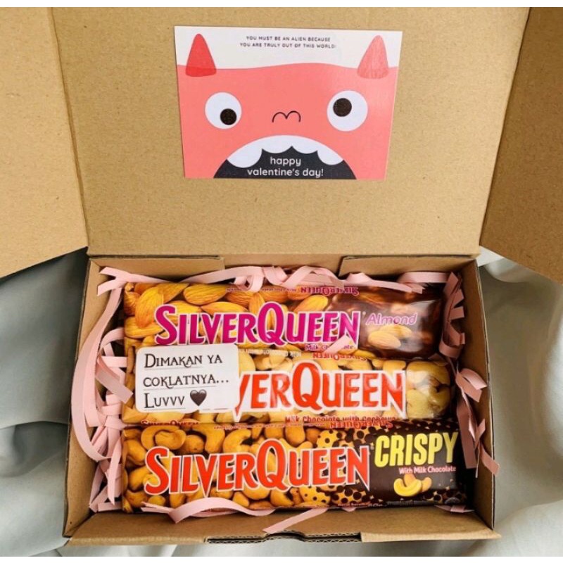 

silverqueen box/hampers coklat/kado