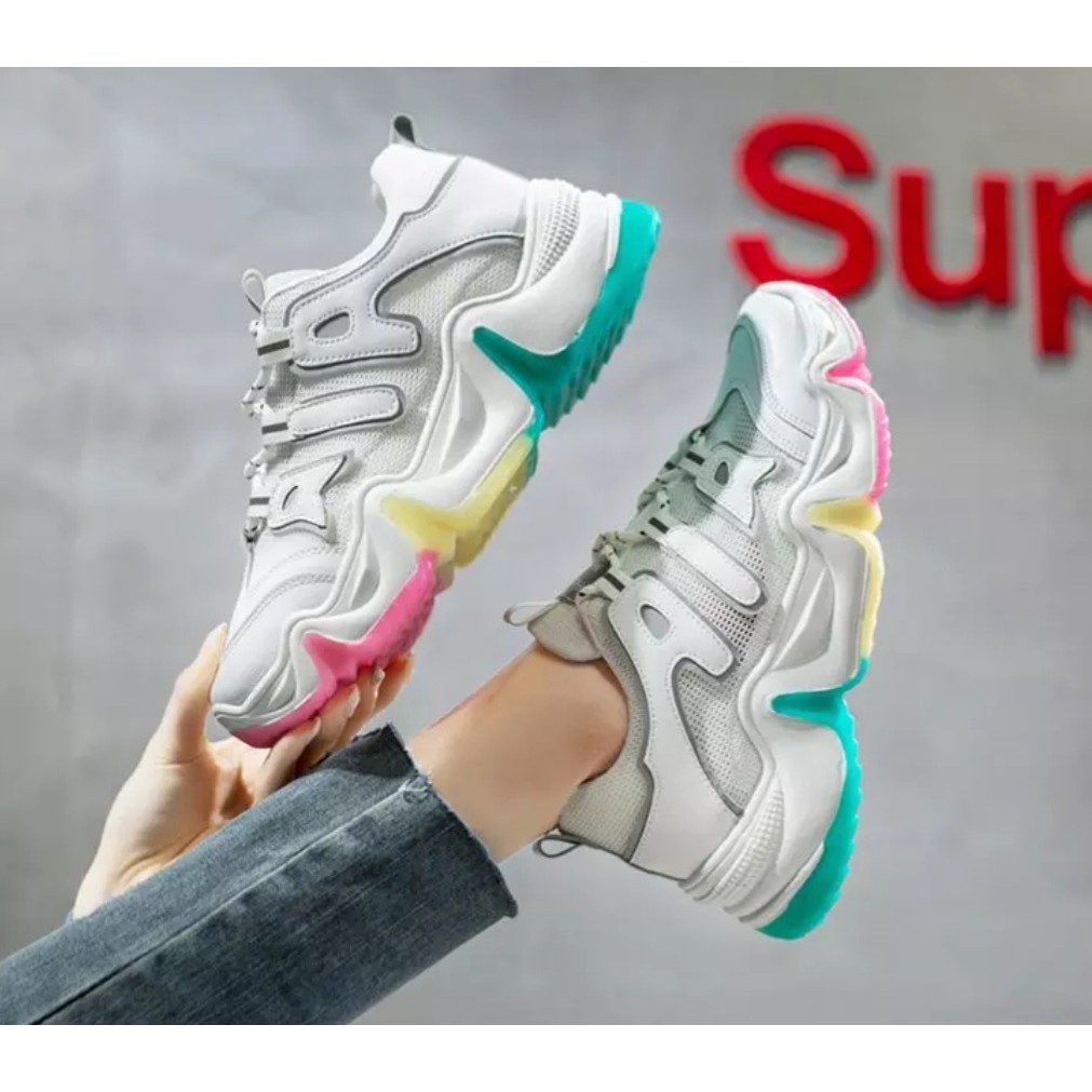 Sneakers Wanita Hologram Dimensi AS120