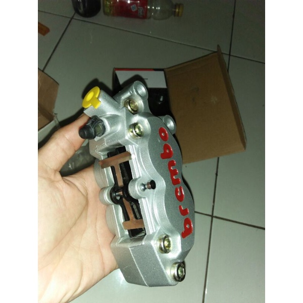 kaliper brembo 4 piston