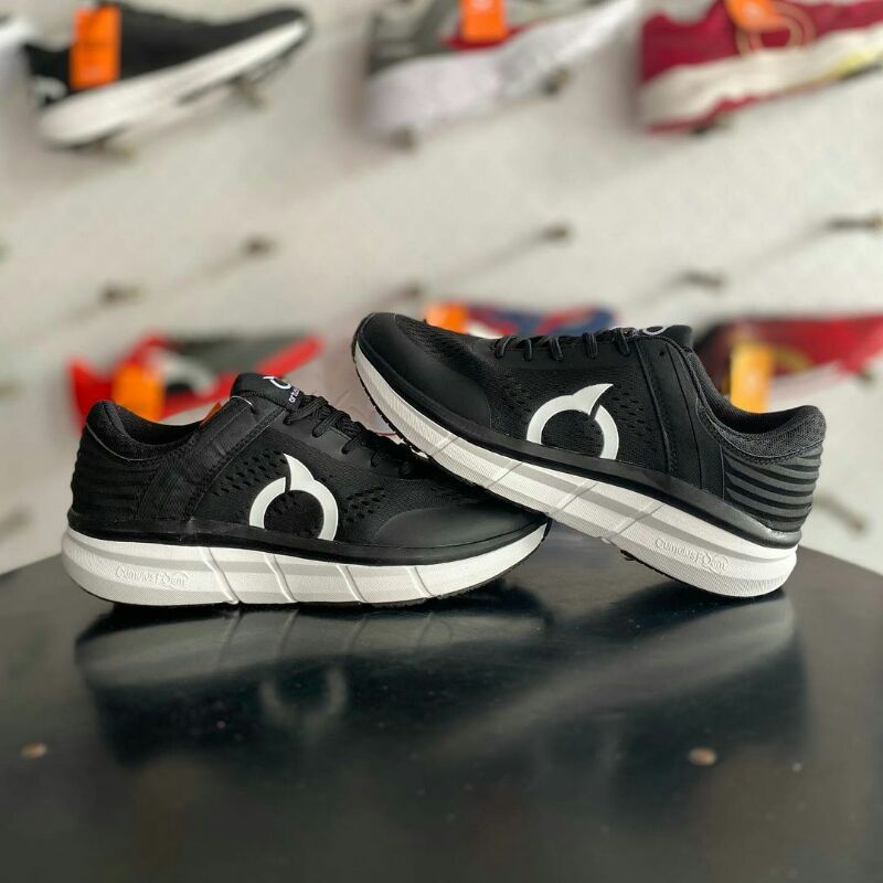 Ortuseight Hyperglide Black White