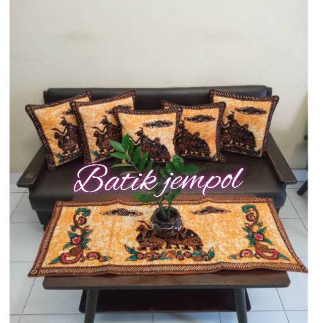 Set sarung bantal kursi motif punokawan