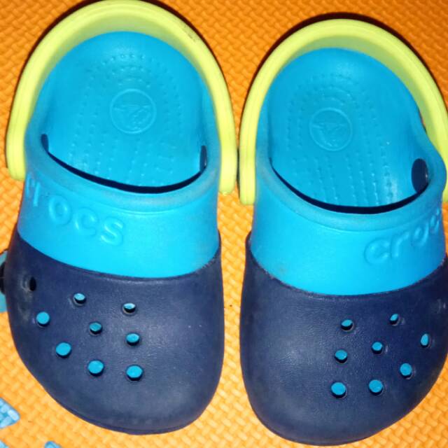 preloved crocs baby original