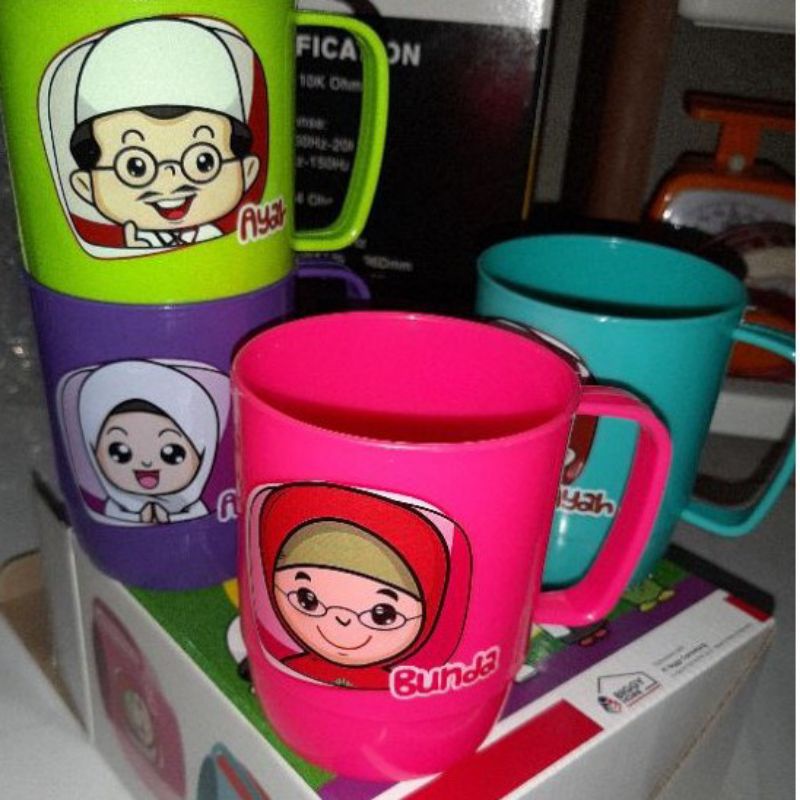 MUG FAMILLY / GELAS MOTIF KELUARGA / CANGKIR FAMILI / MUG PLASTIK