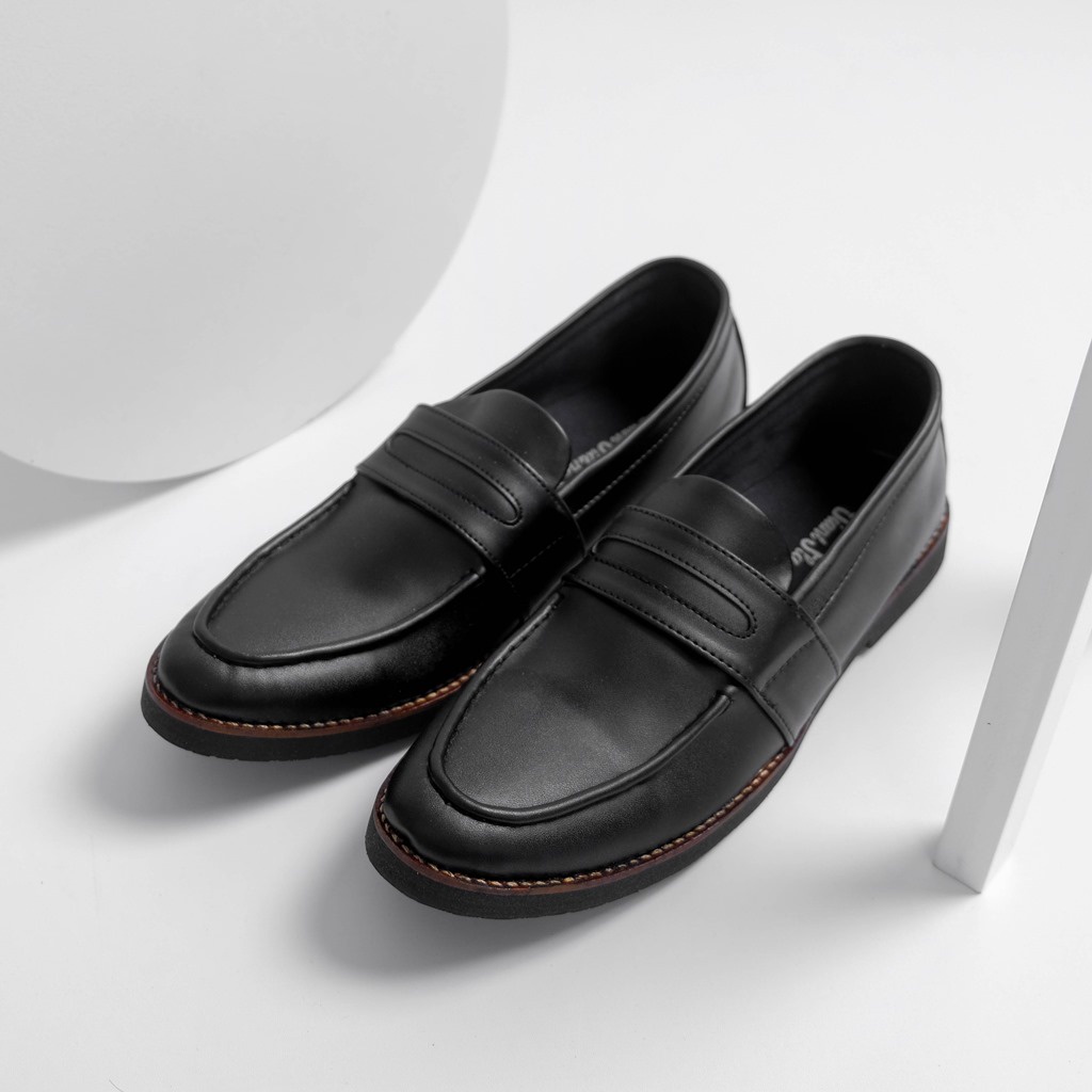 HARPER BLACK ORIGINAL x GIANT FLAMES Sepatu Loafers Hitam Pria Slip On Simple Formal Casual Kerja Kantor Slop Resmi Kantoran Pesta Kondangan Selop Jalan Santai Hangout Kuliah Penny Loafer Semi Kulit Premium Big Size Jumbo Ukuran Besar 44 45 Keren Terbaru