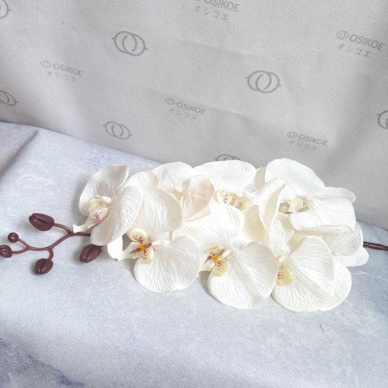 BUNGA ANGGREK BAHAN KAIN POLOS 8 KUNTUM - BUNGA ARTIFISIAL - (BAGK8KTM)-Putih gading