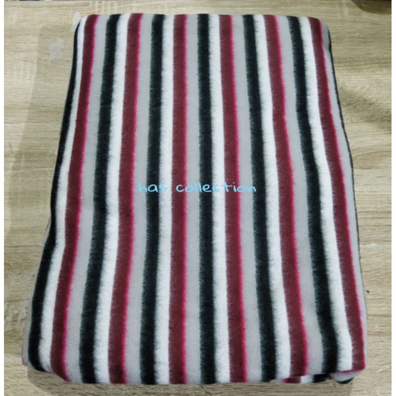 Selimut salur / garis