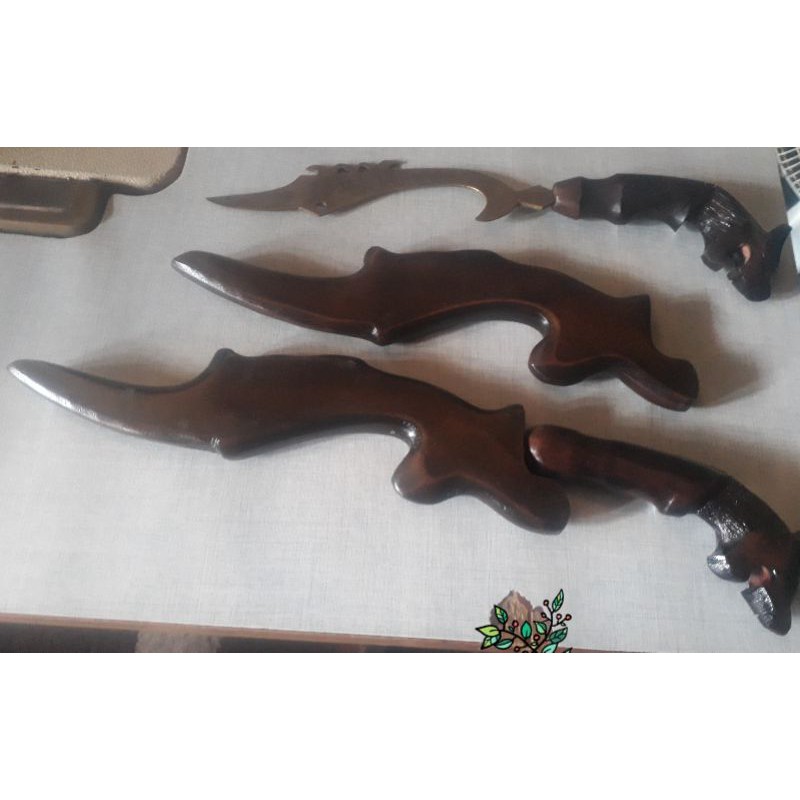 KRIS KUJANG KUNINGAN