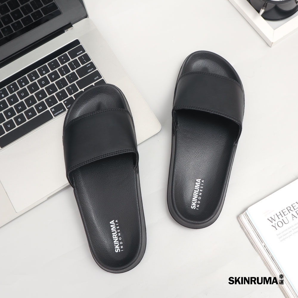 Sendal Selop Casual Pria SKINRUMA Original Side Logo Hitam / Sendal Slide Pria / Sendal Slip On Pria