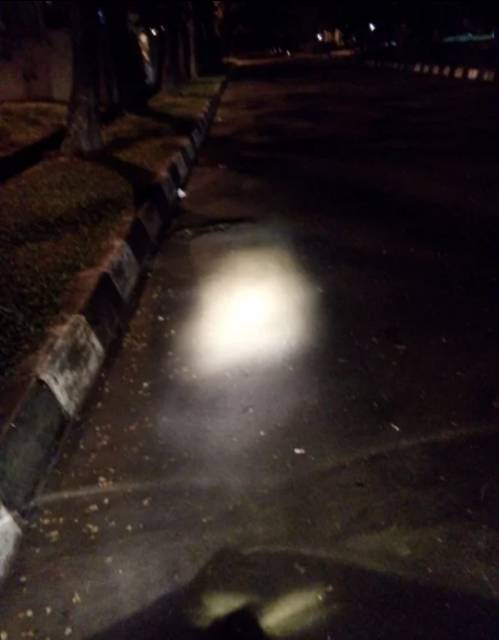 bohlam lampu motor depan halogen / bohlam lampu halogen / tako cahaya putih fokus tembus hujan