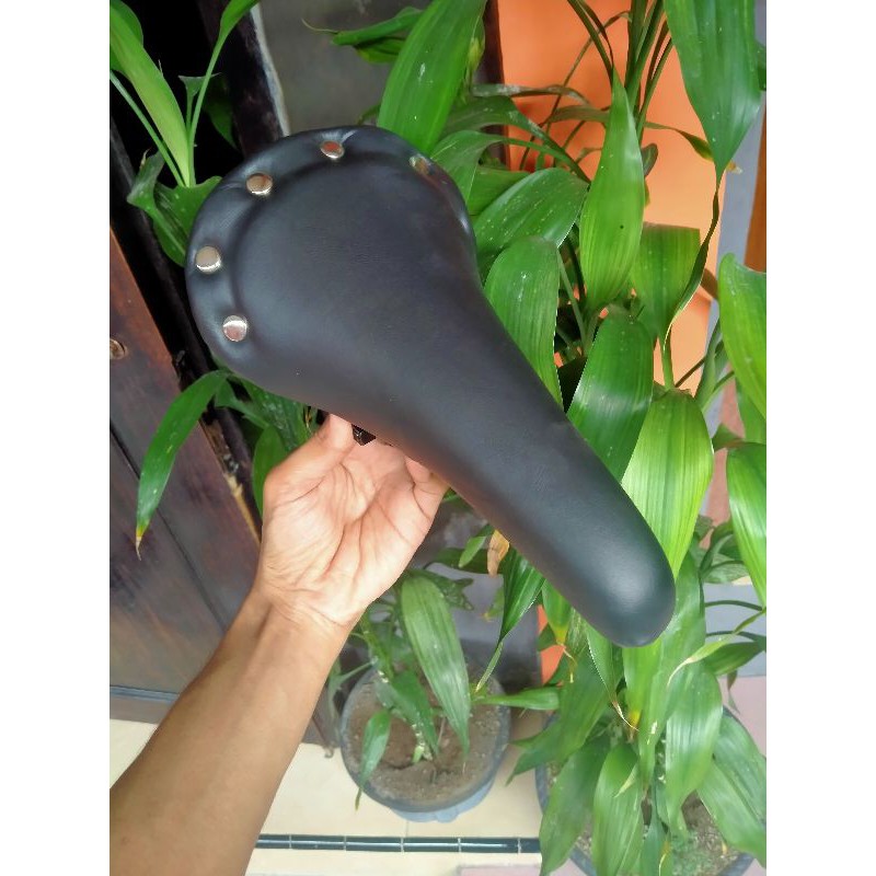 Sadel sepeda vintage model pines