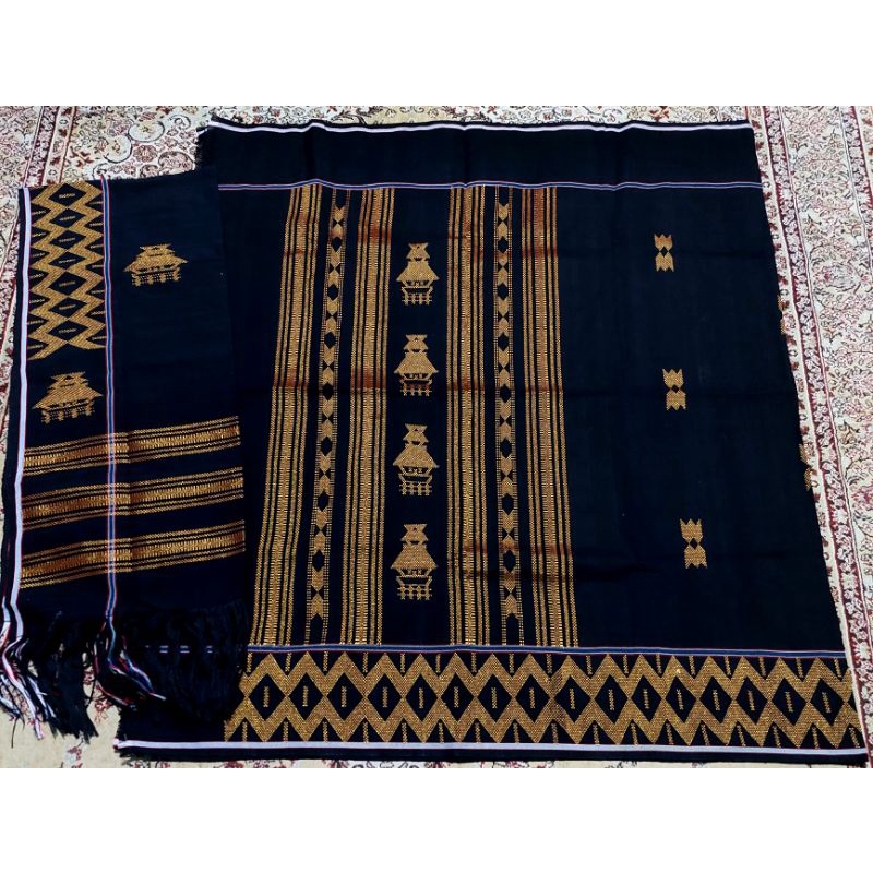 Set Rumah Adat benang ratus sutra dasar hitam
