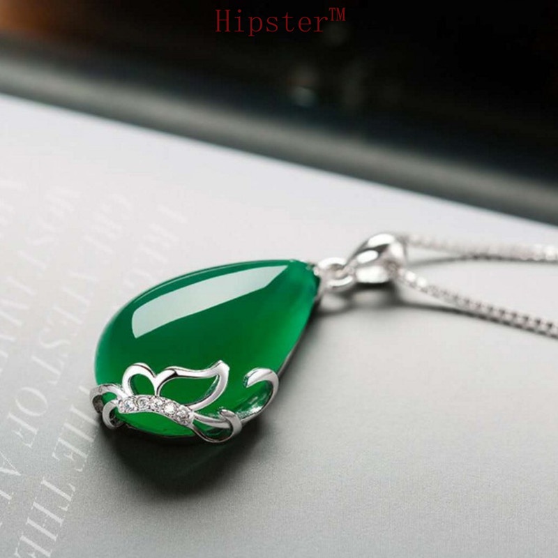 Vintage Ethnic Style Colored Gems Carved Emerald Gem Pendant Silver Clavicle Chain