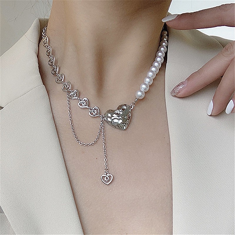 Pearl Chain Stitching Necklace Accessories Personality Love Pendant Clavicle Chain Short