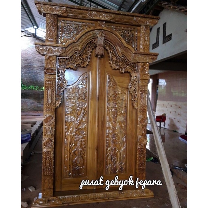 PINTU GEBYOK UKIR RAMAYANA