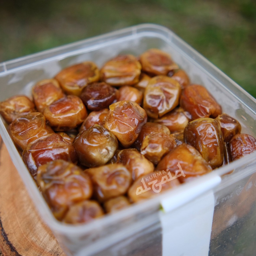 

Kurma Sukari 1 kg / Kurma Basah Enak / Sukkari 1kg / Oleh Oleh Haji dan Umroh