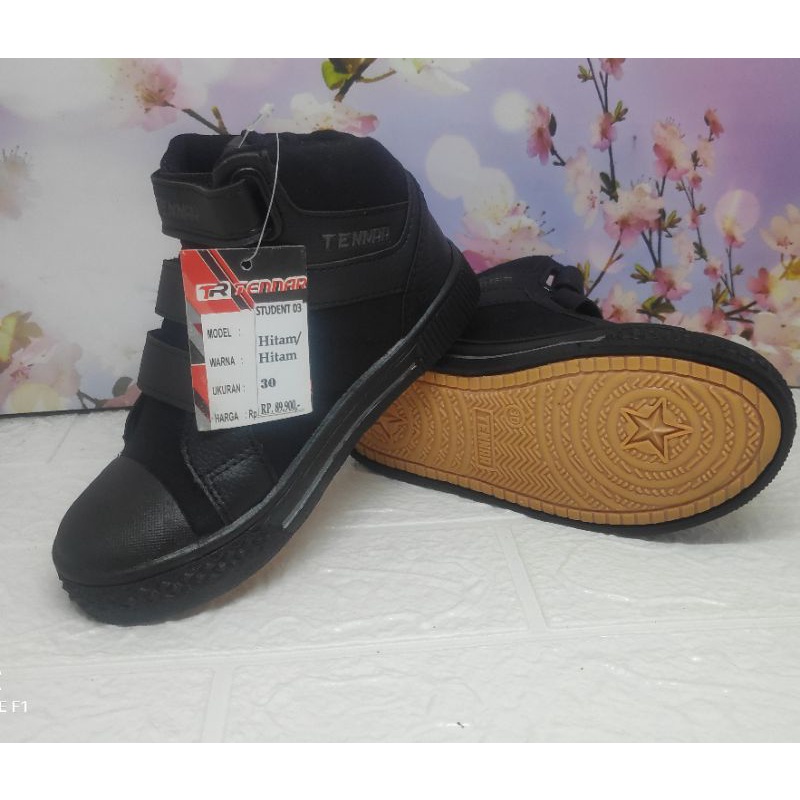 SEPATU TENNAR  29-32 Cocok untuk sekolah harga murah kwalitas wah size 30 insole 19 cm