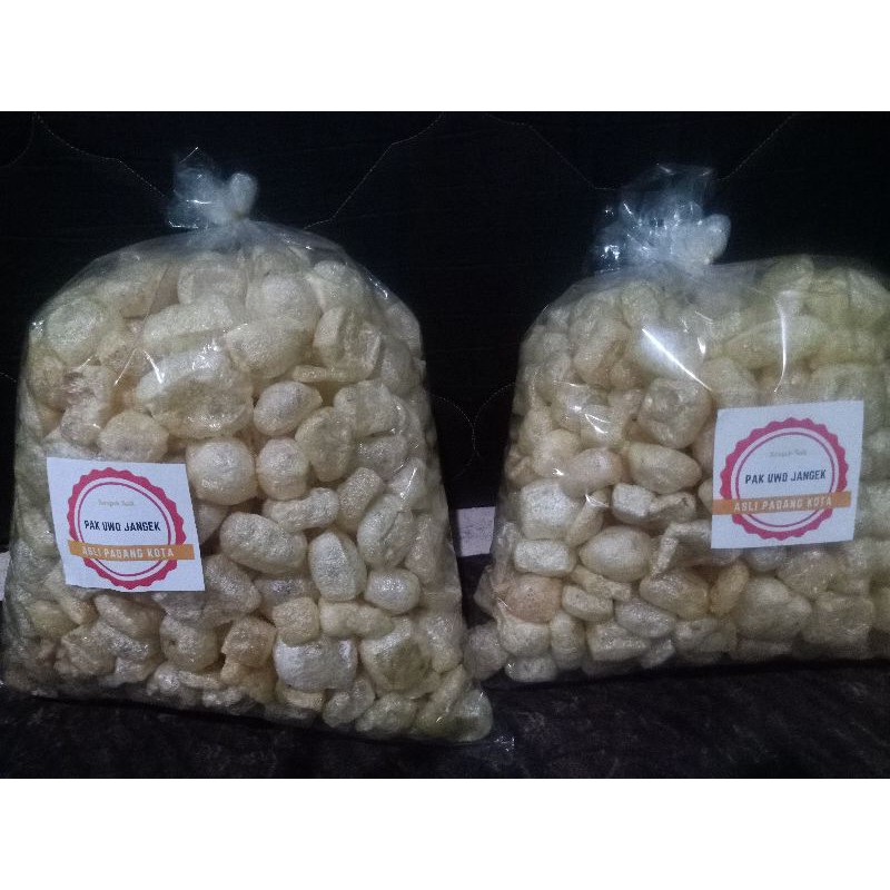 

Kerupuk Kulit | Kerupuk Jangek | Kerupuk Rambak | Padang Kota | Berat 500g