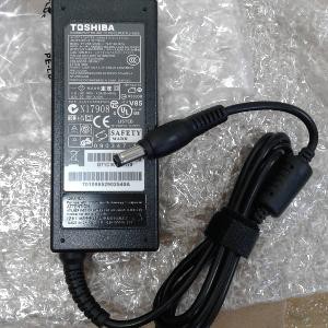 TOSHIBA ORI Original CAS AN CASAN Charger Adaptor Laptop Notebook  15v 5a  (6.3*3.0) Berikut Kabel P