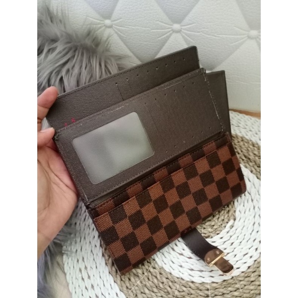 DOMPET LV LIPAT PANJANG LIDAH FREE BOX