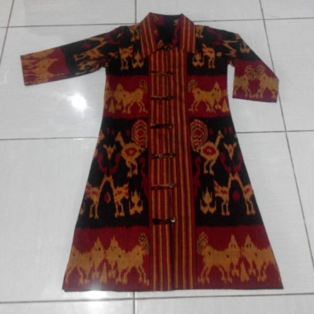Dress tenun sumba warna gold
