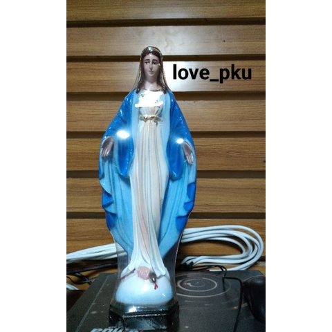 Patung Bunda Maria tangan terbuka