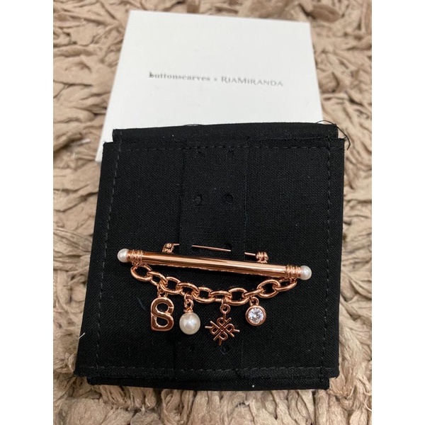 Bros Buttonscarves x Ria Miranda