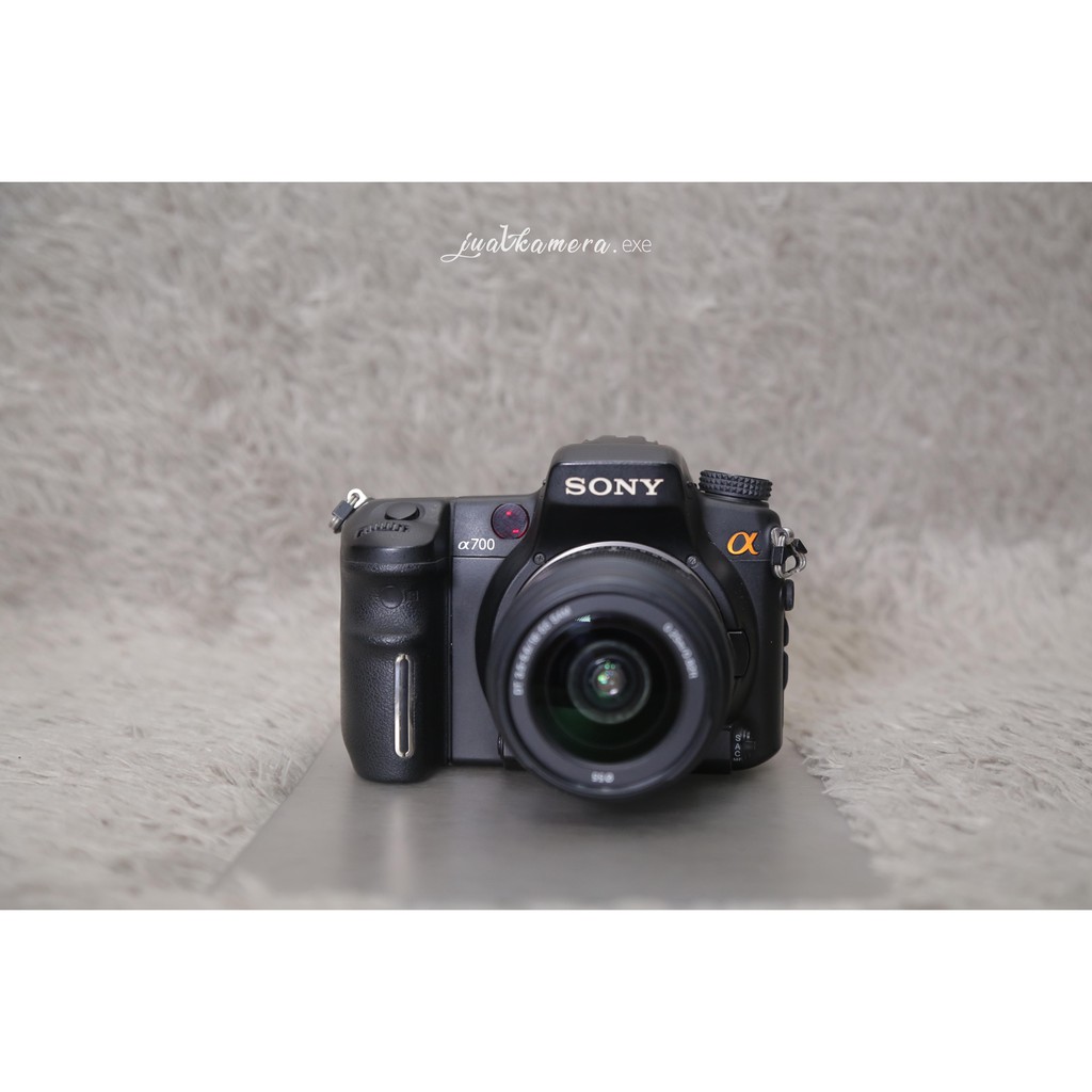 Sony A700 Kamera DSLR Digital dengan Sensor APS-C 12.24MP