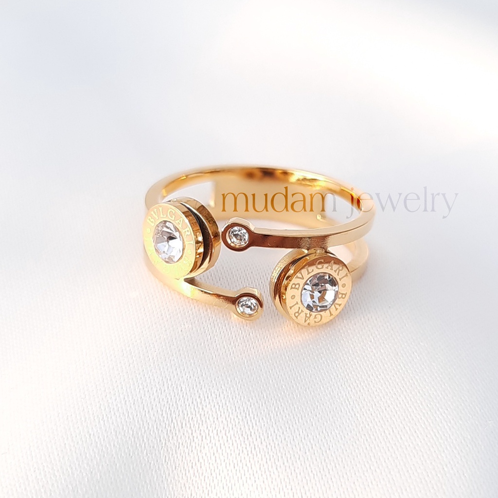 Cincin Titanium B&lt;gr Dengan 2 Pasang Diamonds Besar dan Kecil Warna Rose Gold, Gold dan Silver