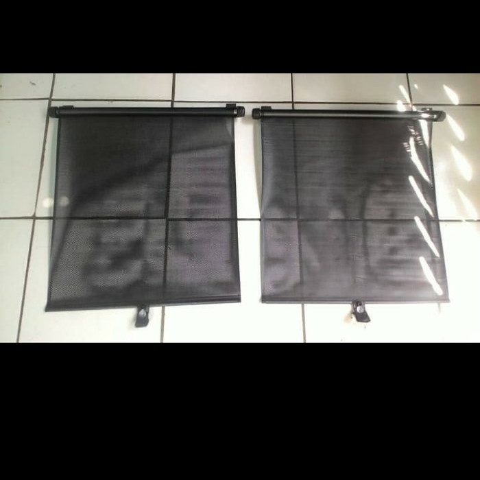 Krey kaca samping mobil