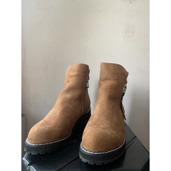 sepatu boots wanita second