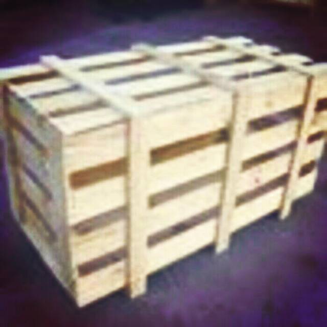 

Packing Kayu Untuk Pengiriman Lebih Safety