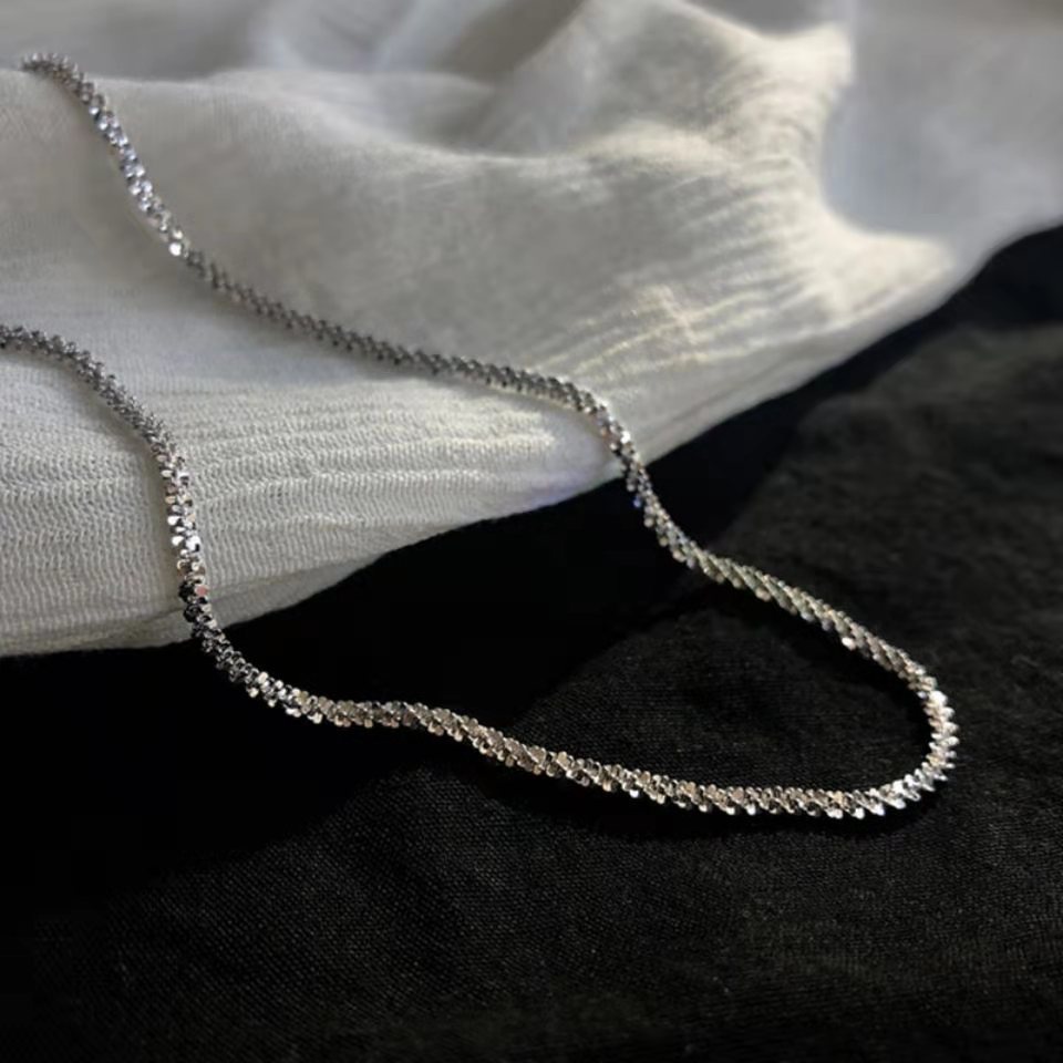 Kalung Rantai Liontin Hati Bahan Alloy Untuk Wanita