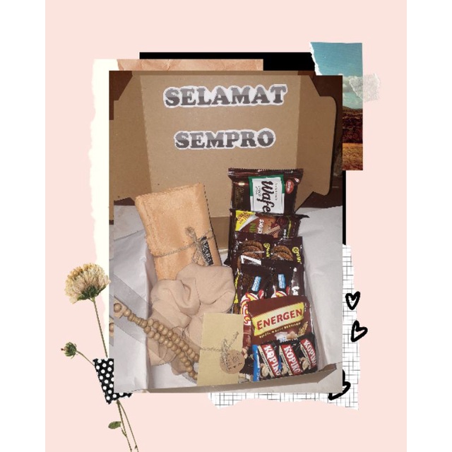 HAMPERS HIJAB DAN SNACK KADO WISUDA KADO KOMPRE KADO SEMPRO GIFT BOX + SNACK BOX TERMURAH