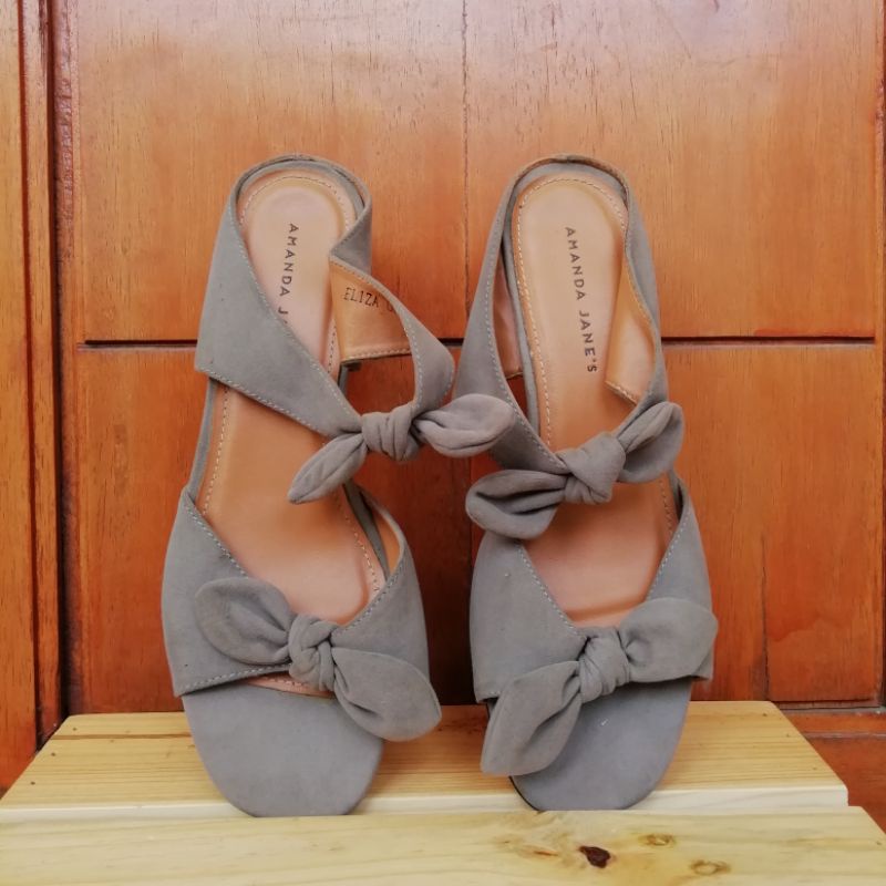 Amanda jane's ribbon heels