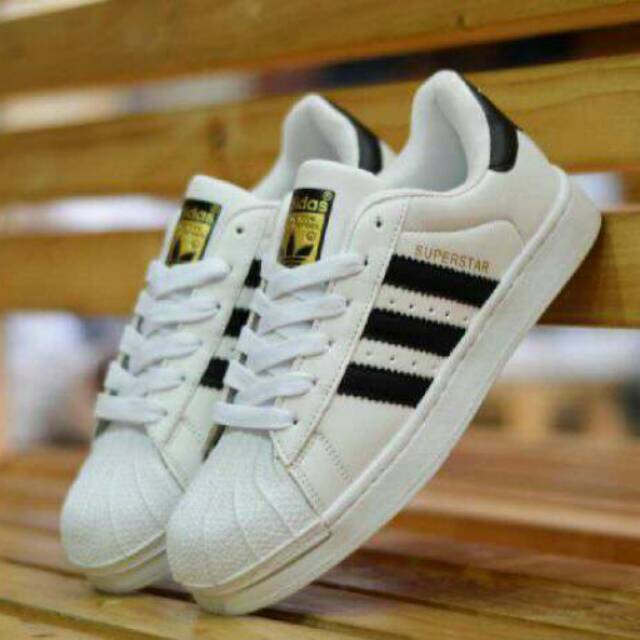 ADIDAS SUPERSTAR