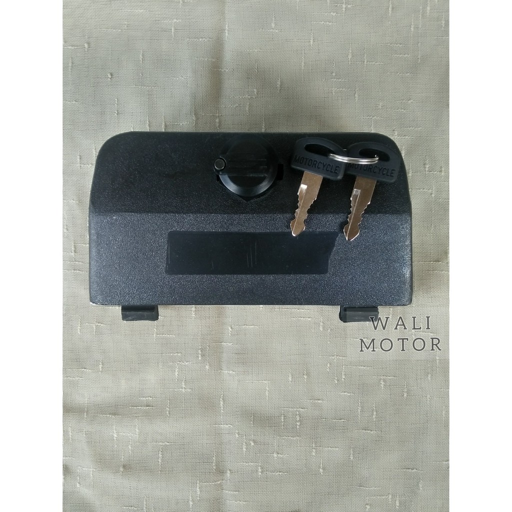 COVER TUTUP TOL BOX  BOK TOLKIT  TOOLKIT  PLUS KUNCI  SADEL JOK BELAKANG   YAMAHA RXK RXKING RX KING-3